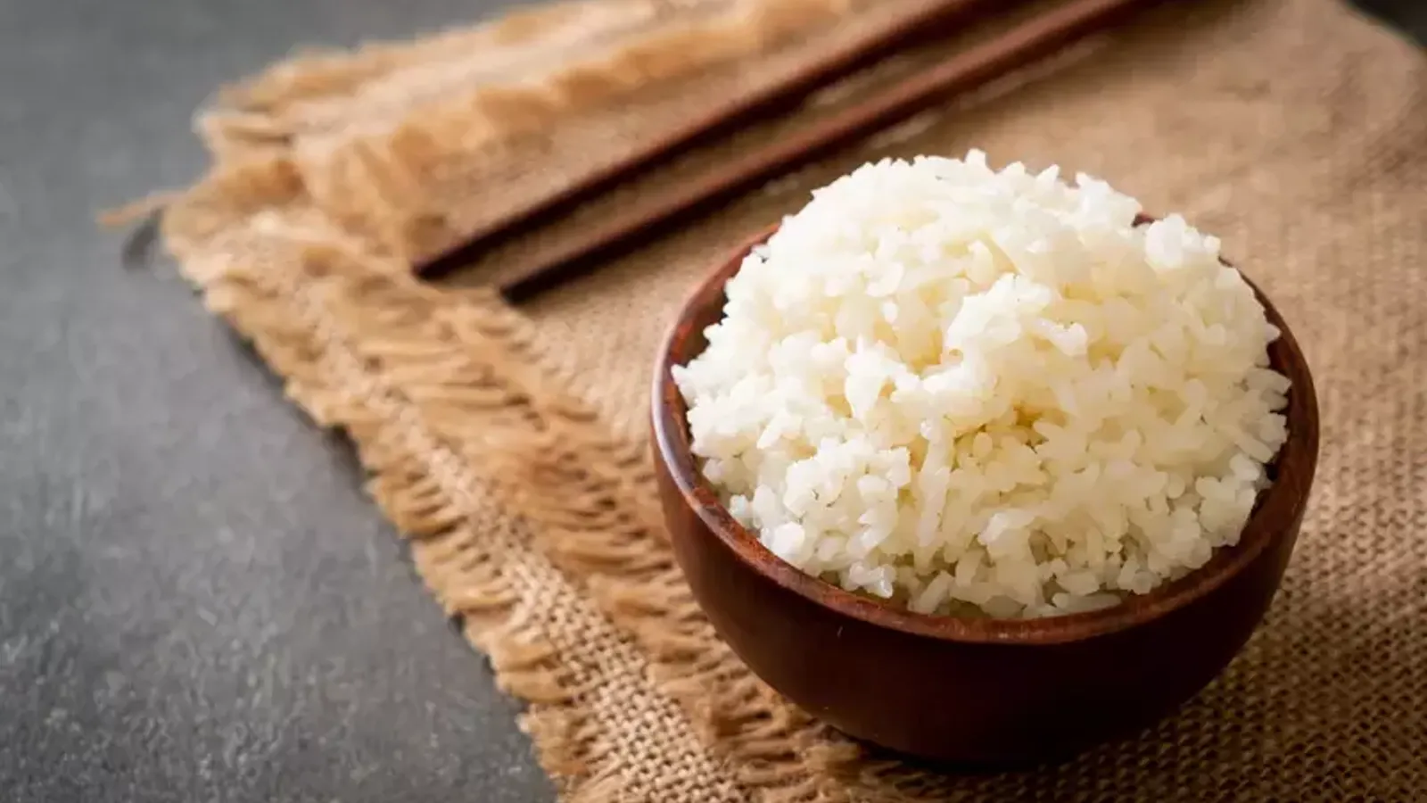 Nasi Merah dan Roti Gandum: Makanan Diet Pengganti Nasi yang Efektif - Featured Image