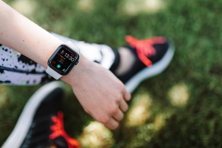 10 Rekomendasi Smartwatch Untuk Olahraga Terbaik